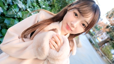 SIRO-5275 19 years old, moved to Tokyo from Tochigi! A short, beautiful younger sisterly girl who would make anyone melt in love with her, she undresses for the first time in front of the camera! Every single gesture is too cute! She’s on the verge 