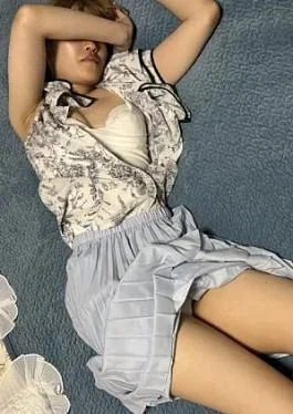 FC2PPV-4966171 Individual Photo A young manicurist’s wife was spotted at a nearby supermarket and forcibly