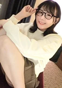 SIRO-5709 She’s a gentle girl who is healed just by looking at her, but she’s