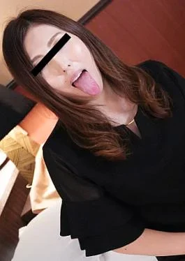 PA-042024-100 with a snake-like tongue snaketongue anaconda mature woman